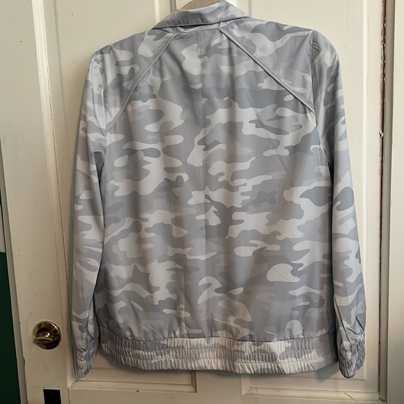 Chico’s Zenergy Camo Print Jacket - Picture 2 of 6